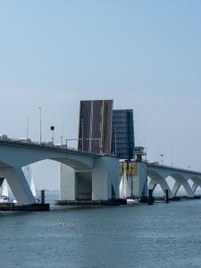 geöffnete Zeelandbrücke